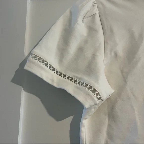 Ann Taylor New With Tags White Blouse With Cutout Design Size Medium - Picture 2 of 5
